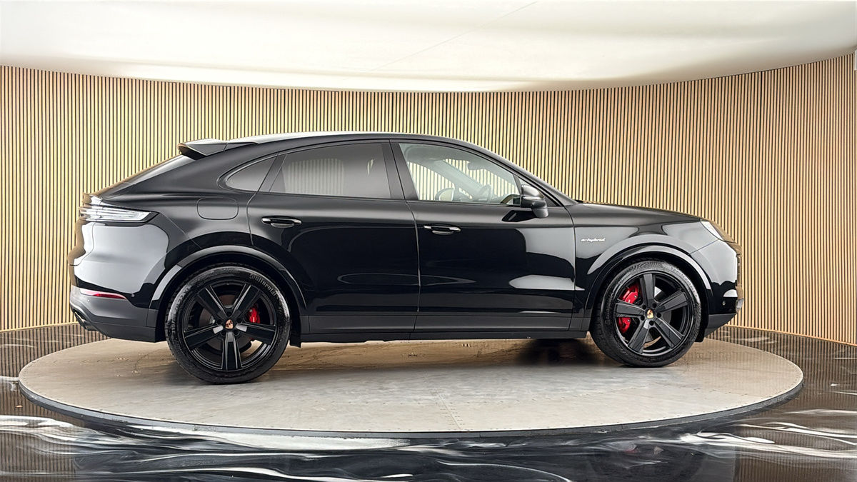 More views of Porsche Cayenne