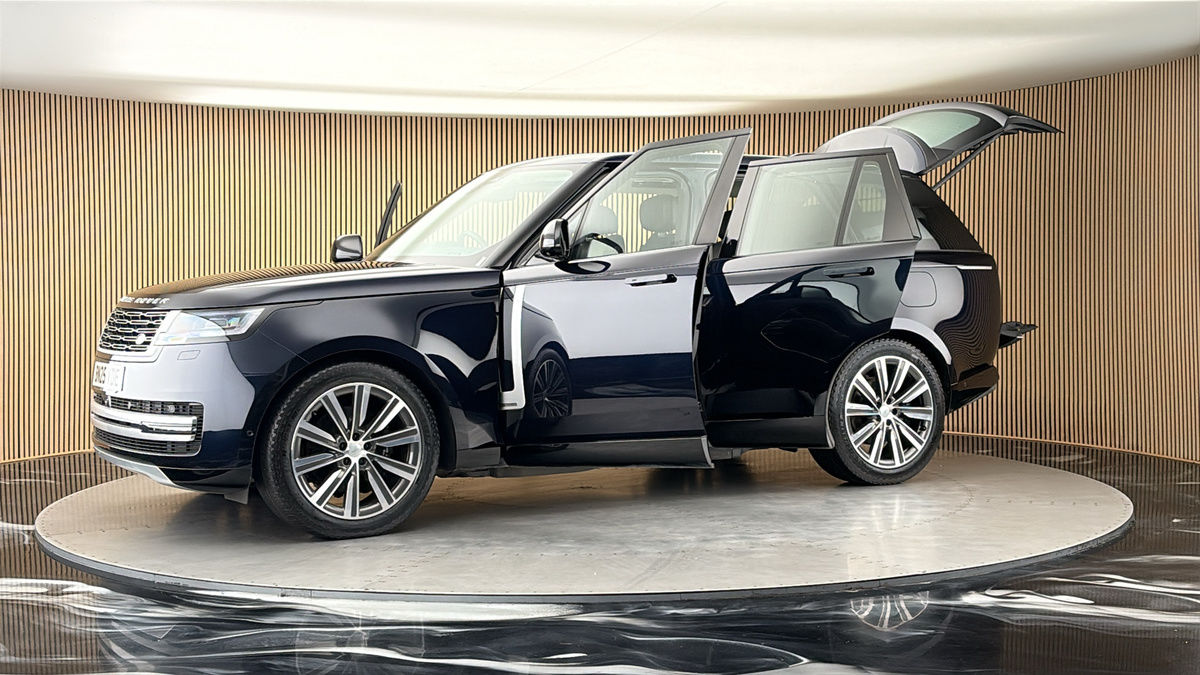 More views of Land Rover Range Rover