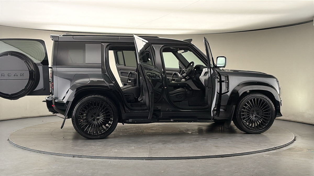 More views of Land Rover Defender 110