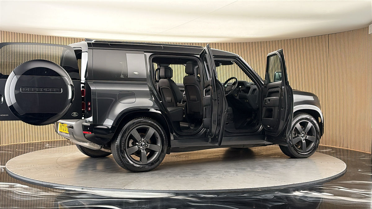 More views of Land Rover Defender 110