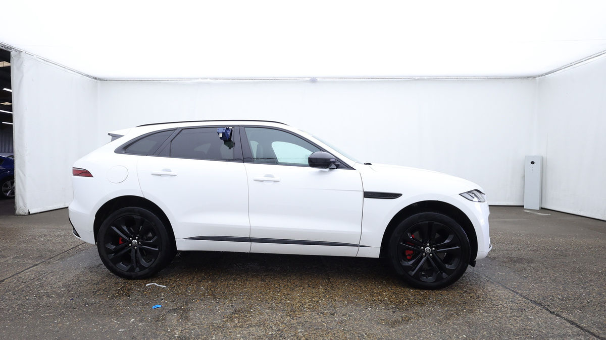 Jaguar F-PACE Image 5