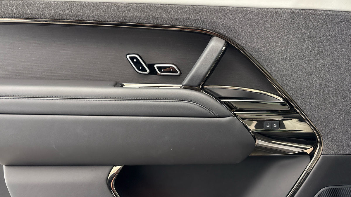 Land Rover Range Rover Sport Image 19