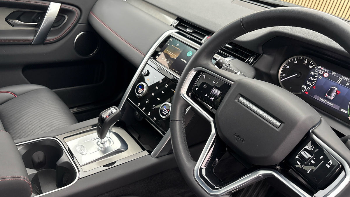 Land Rover Discovery Sport Image 18