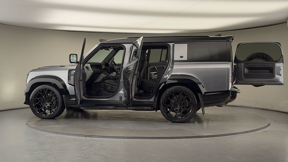 More views of Land Rover Defender 130