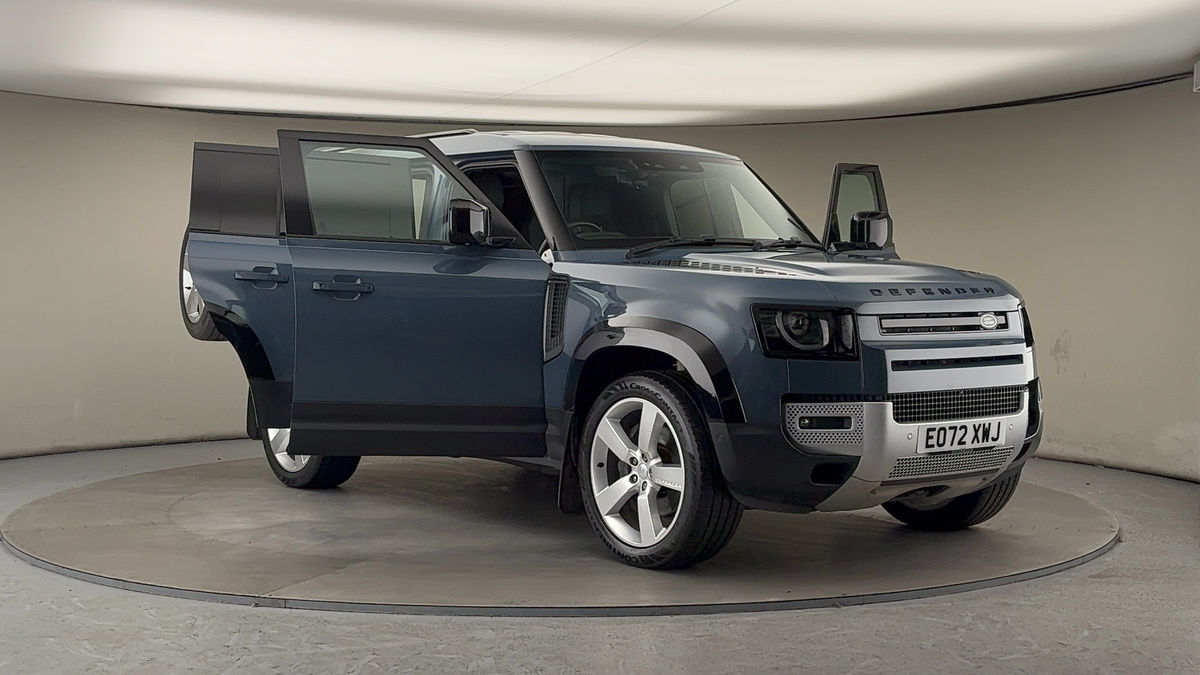 More views of Land Rover Defender 110