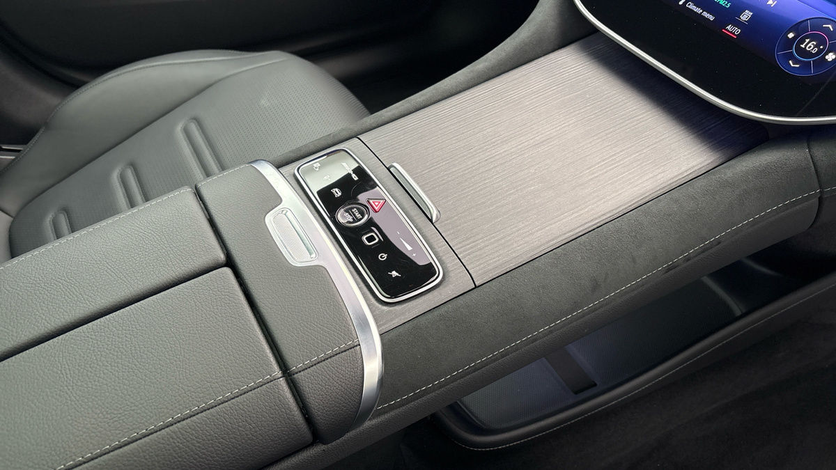 Mercedes-Benz EQE Image 18