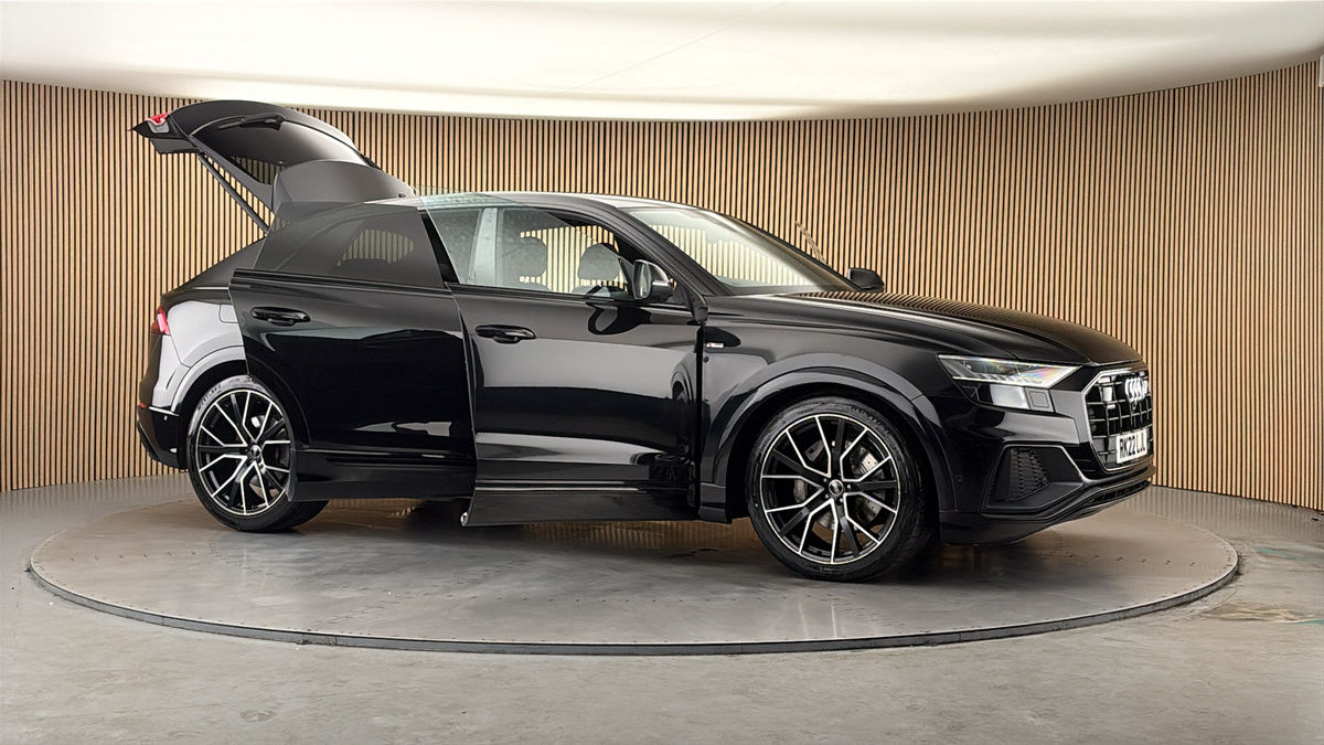 More views of Audi Q8