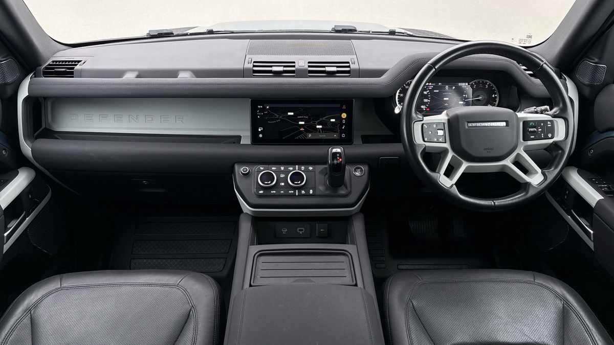 Land Rover Defender 110 Image 12