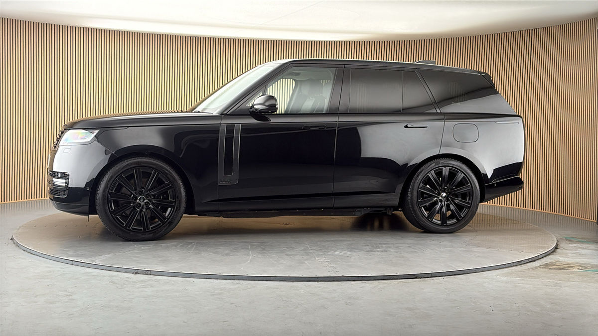 More views of Land Rover Range Rover