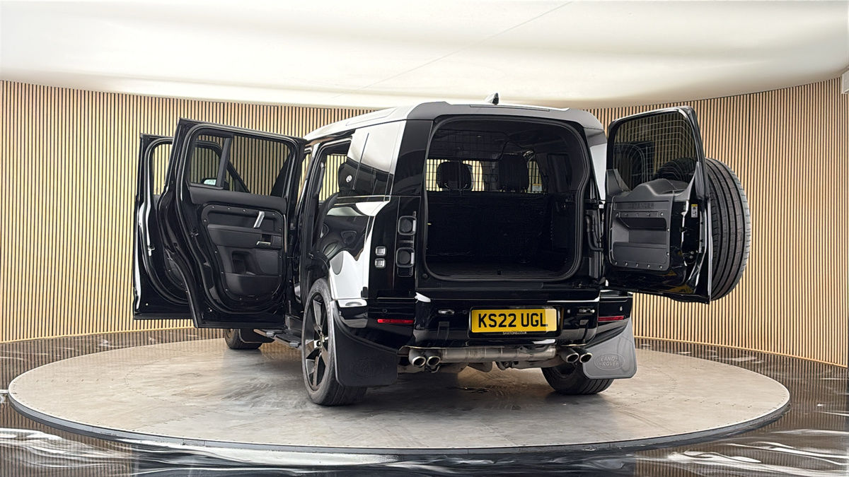 More views of Land Rover Defender 110