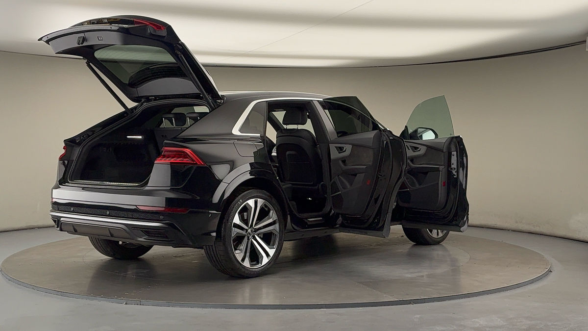 More views of Audi Q8