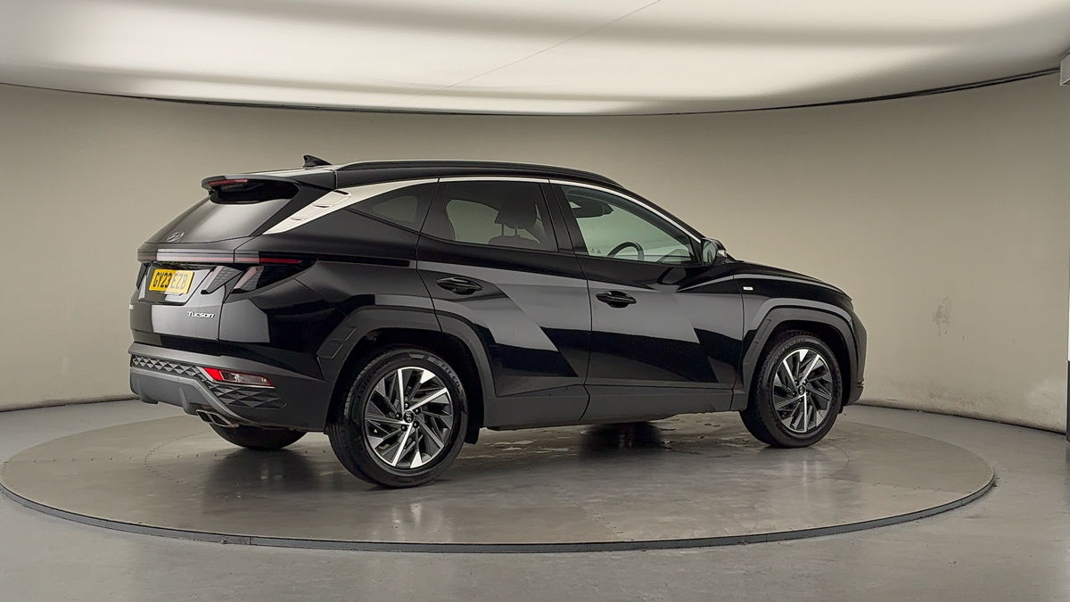 More views of Hyundai TUCSONix35