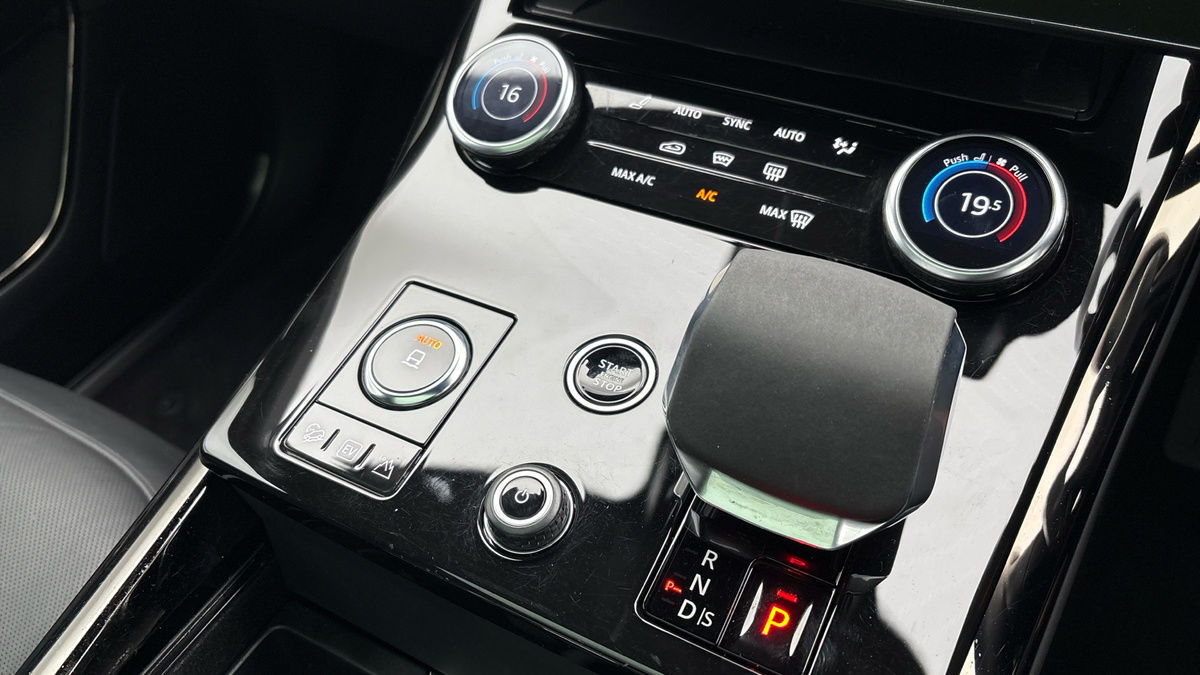 Land Rover Range Rover Sport Image 26