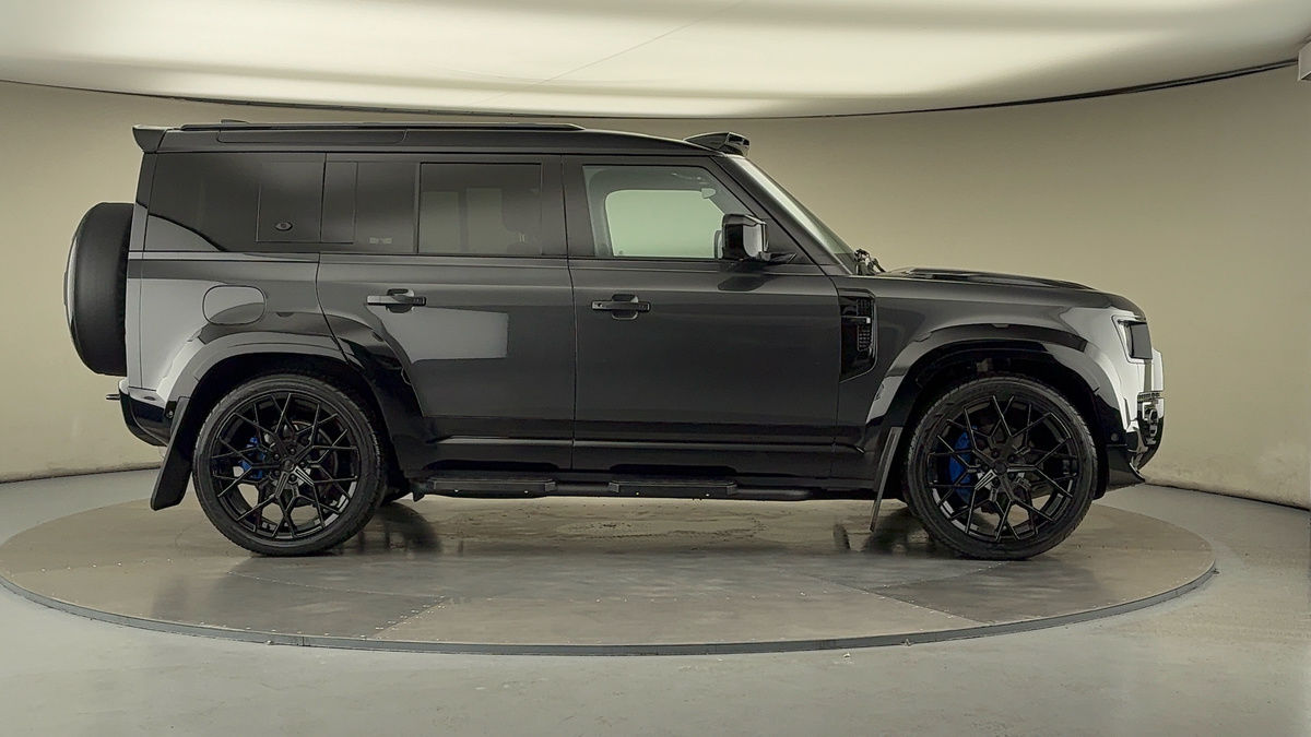 Land Rover Defender 110 Urban Image 16