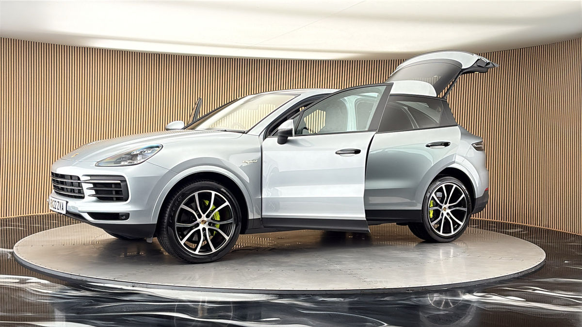 More views of Porsche Cayenne