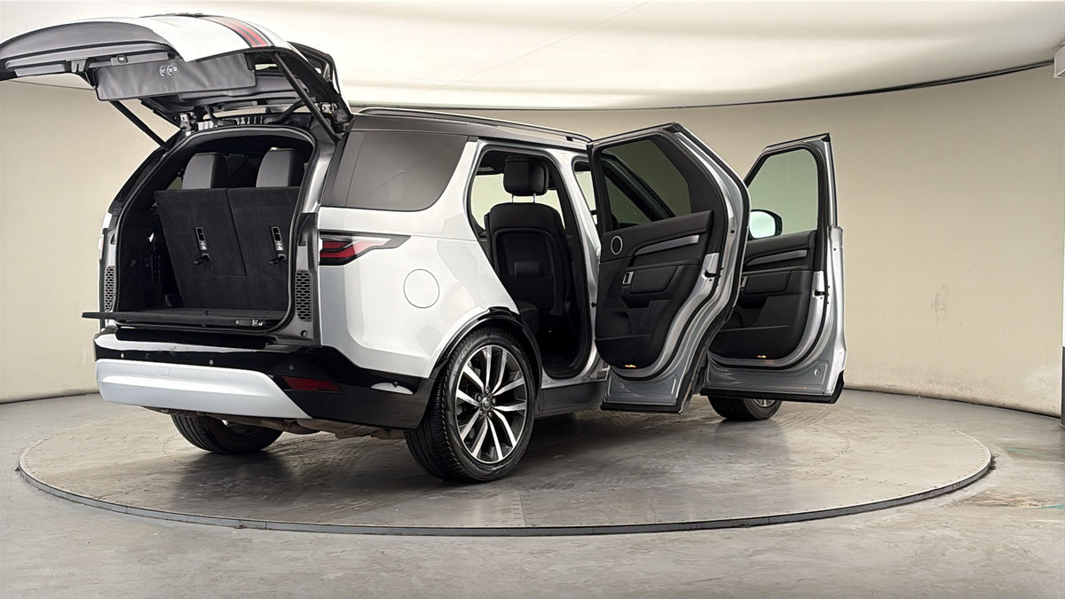 More views of Land Rover Discovery