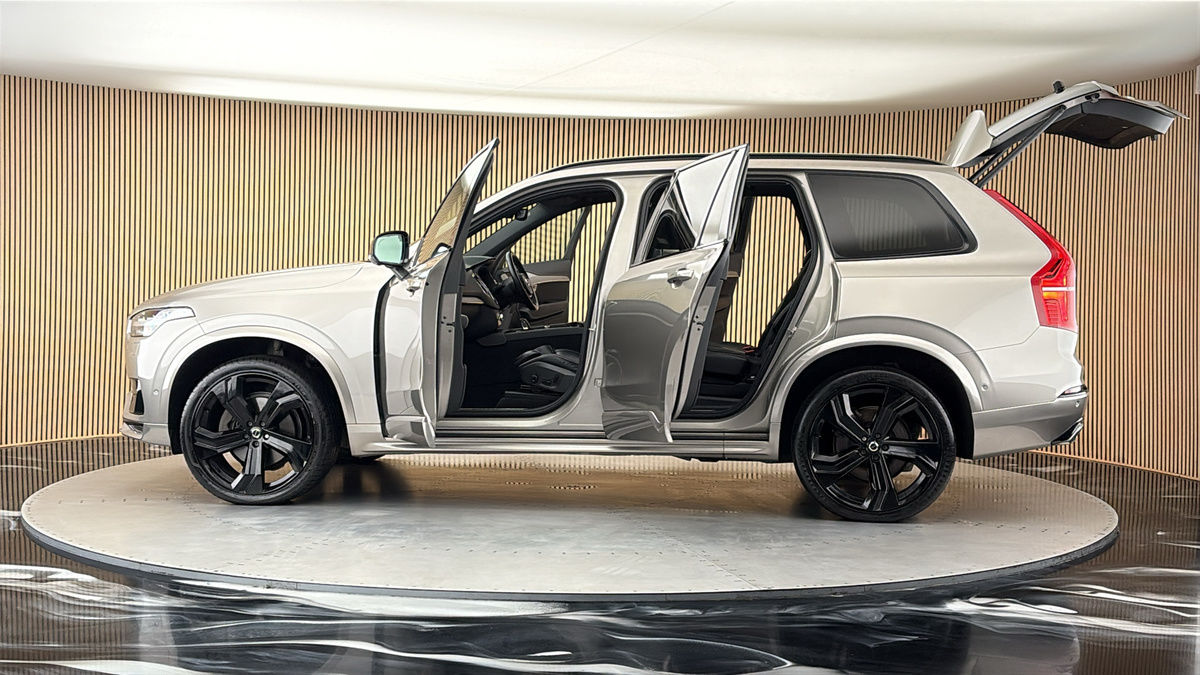 More views of Volvo XC90
