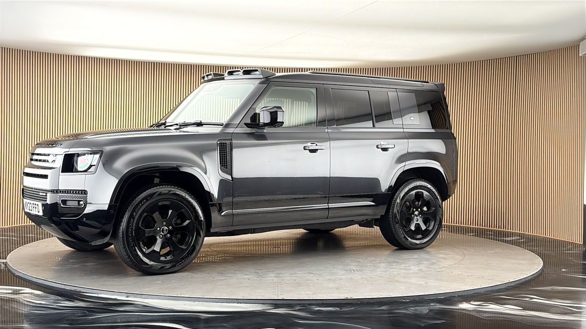 More views of Land Rover Defender 110