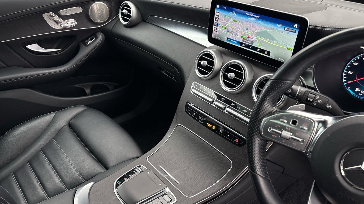 Mercedes-Benz GLC Image 18