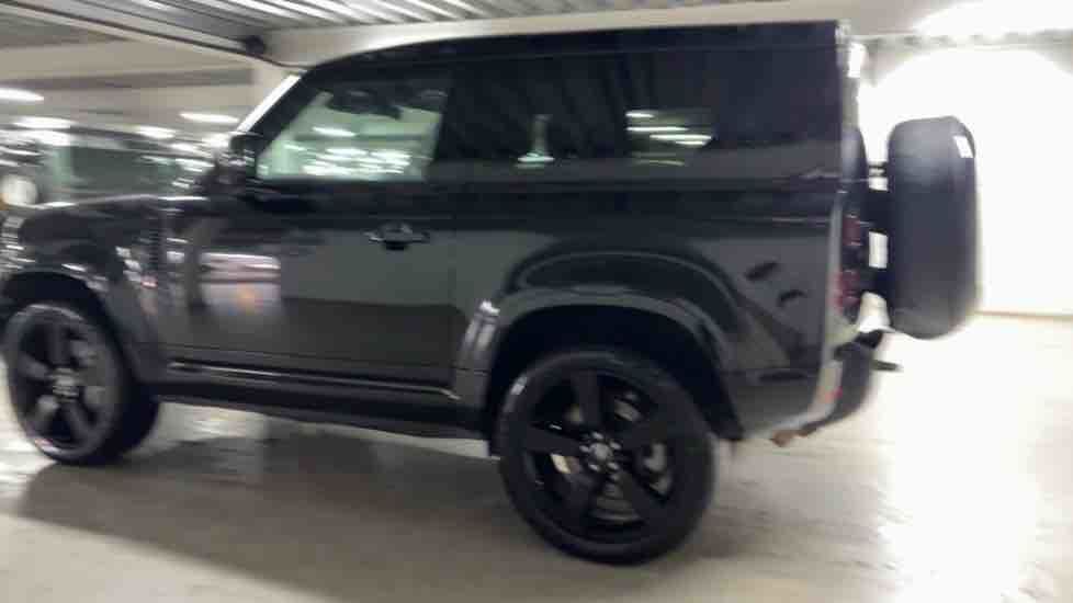More views of Land Rover Defender 90