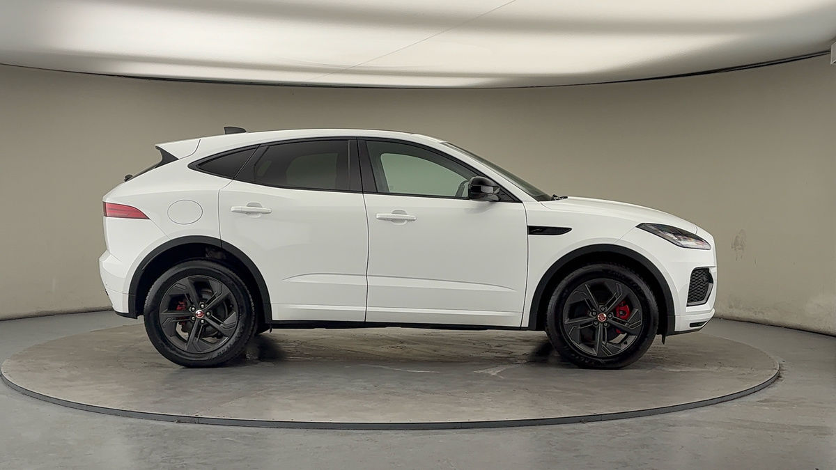 Jaguar E-PACE Image 16