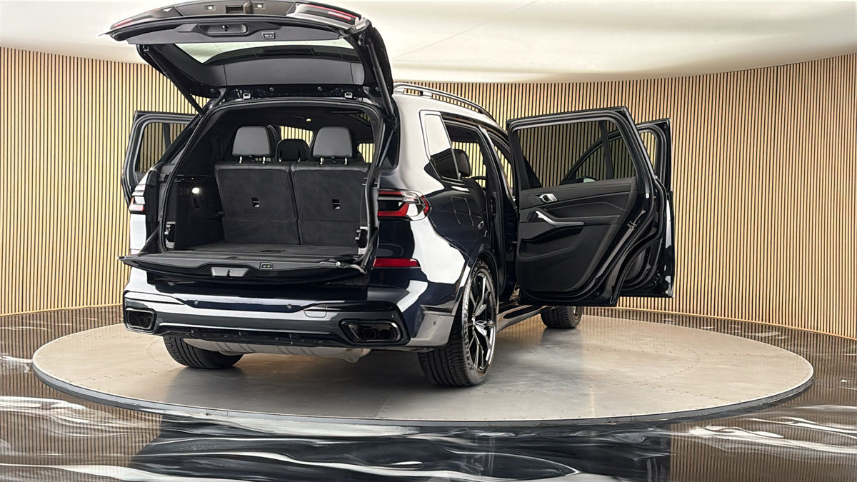 More views of BMW X7