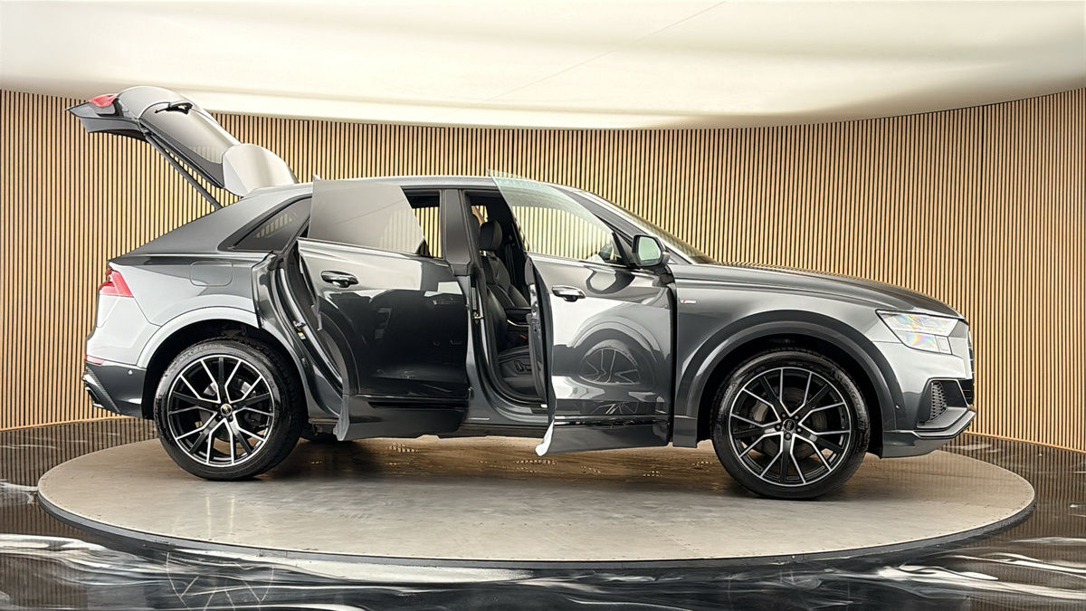More views of Audi Q8