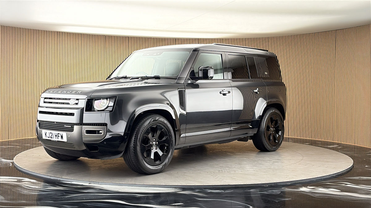 Land Rover Defender 110 Image 20