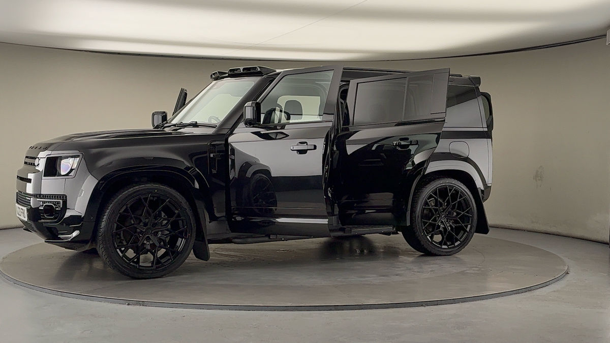 More views of Land Rover Defender 110