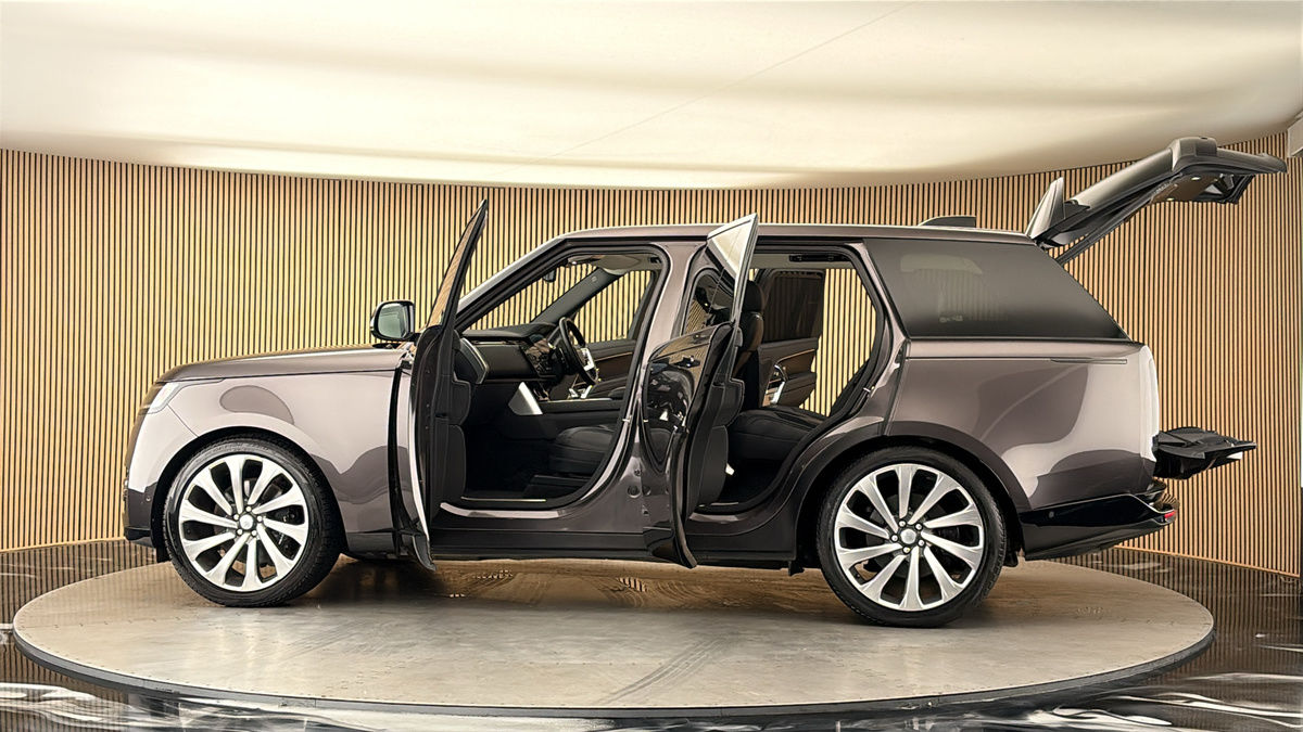 More views of Land Rover Range Rover