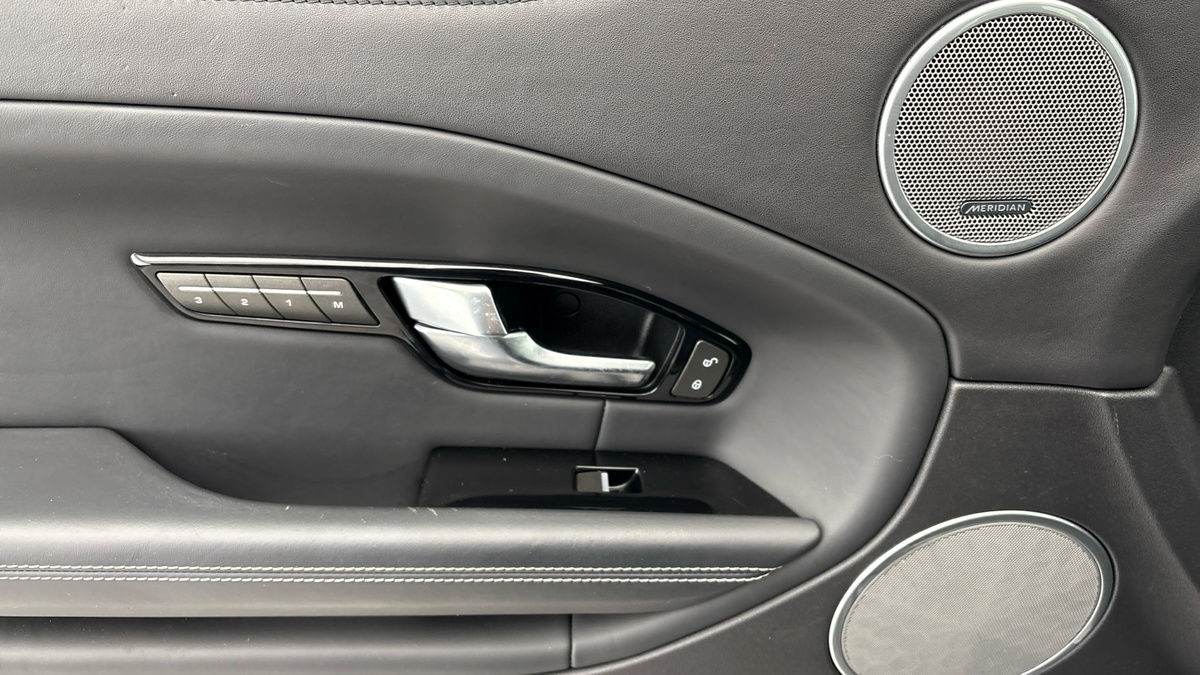 Land Rover Range Rover Evoque Image 76