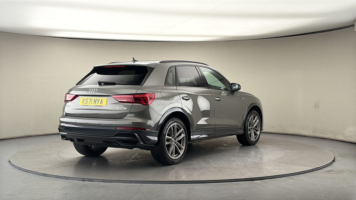 More views of Audi Q3