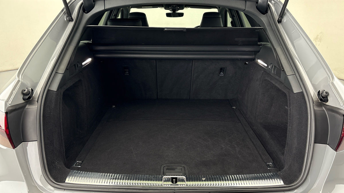 Audi RS4 Avant Image 11