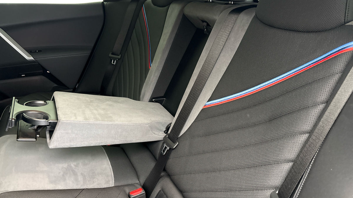 More views of BMW iX