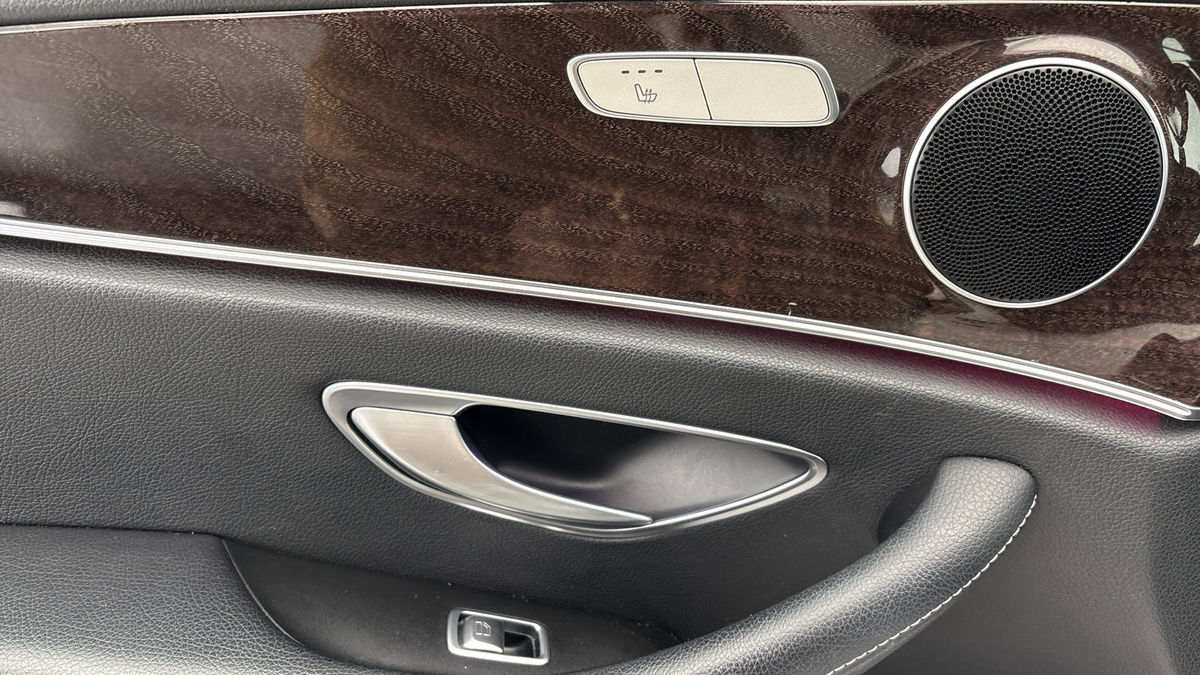 Mercedes-Benz E Class Image 19