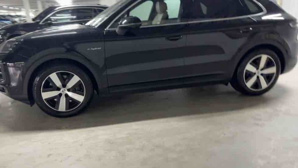 More views of Porsche Cayenne
