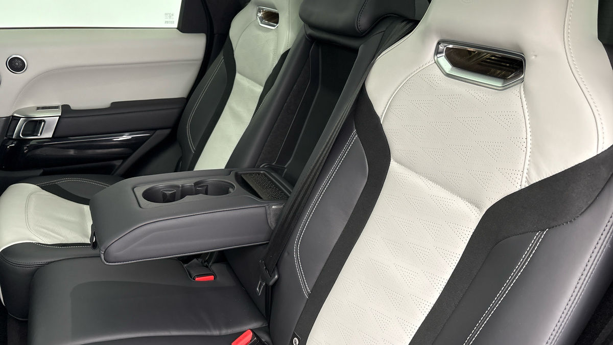 Land Rover Range Rover Sport Image 9