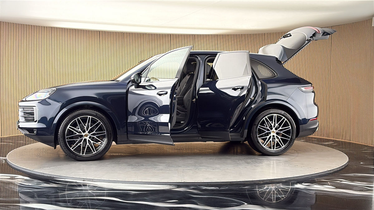 More views of Porsche Cayenne