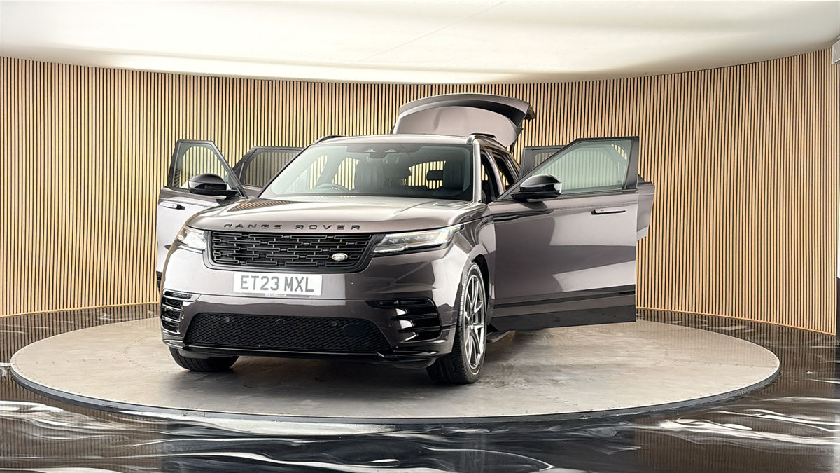 More views of Land Rover Range Rover Velar