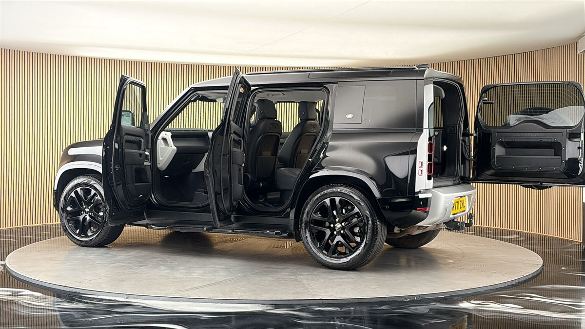 More views of Land Rover Defender 110