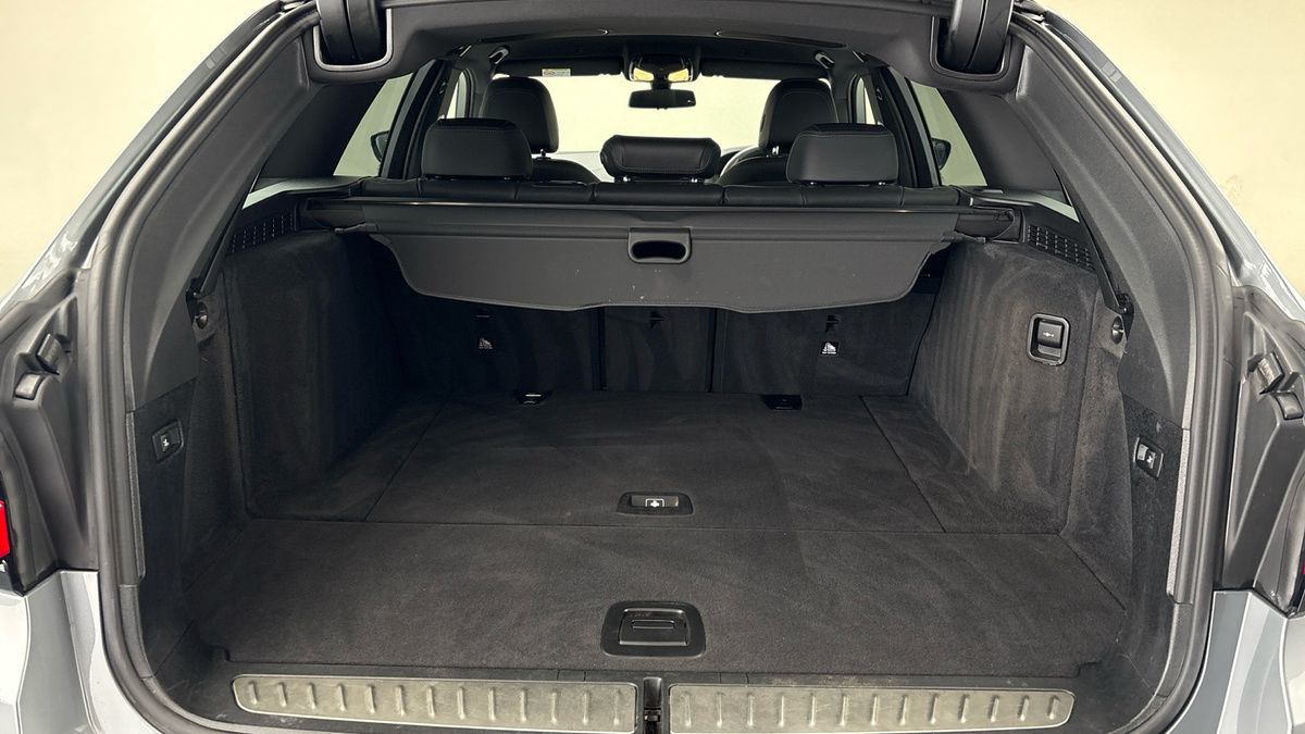 BMW 5 Series Image 11