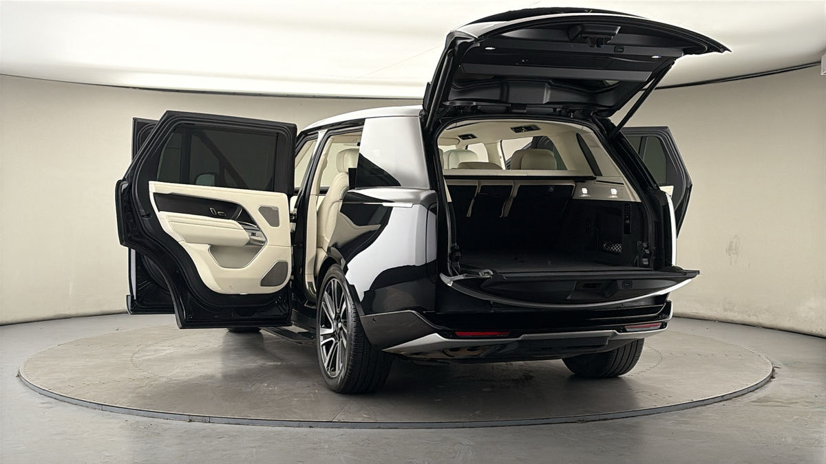 More views of Land Rover Range Rover