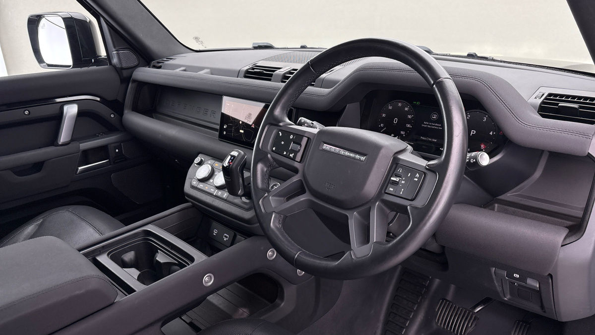 Land Rover Defender 110 Image 5