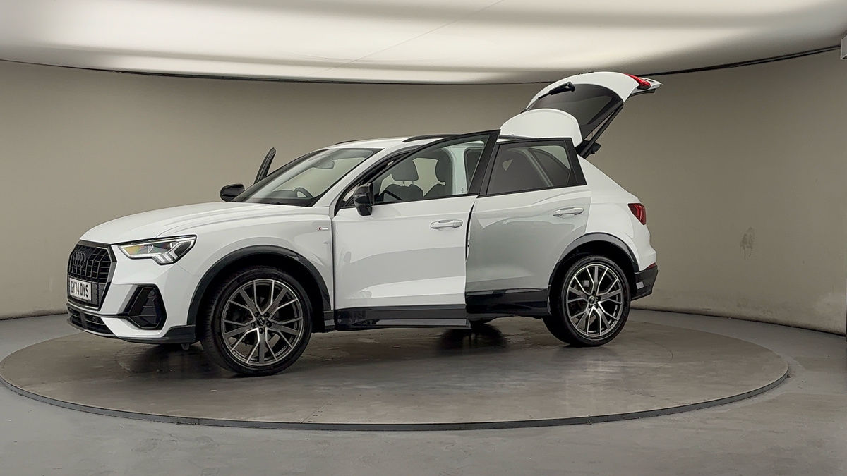 More views of Audi Q3