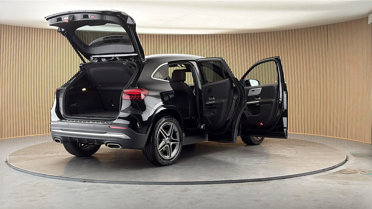 More views of Mercedes-Benz GLA