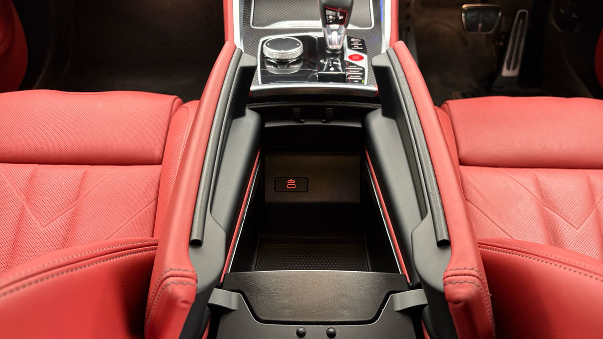 BMW XM Image 32