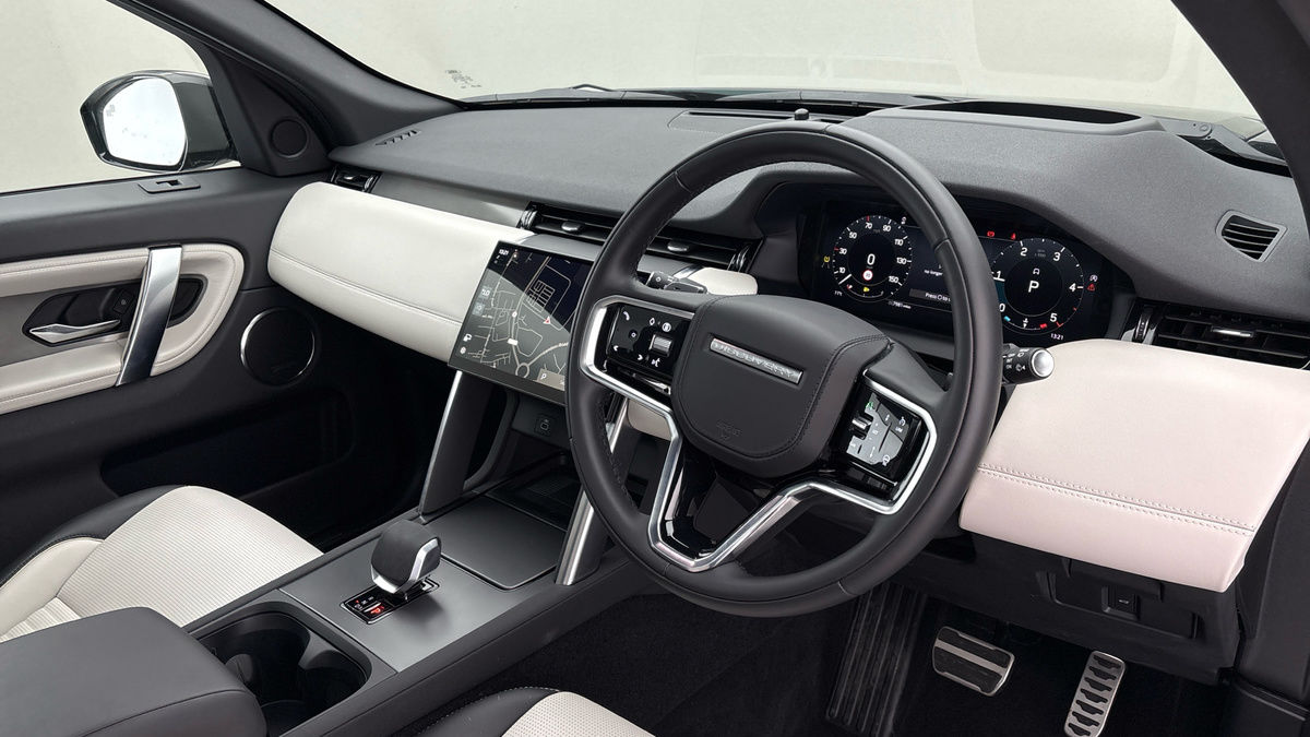 Land Rover Discovery Sport Image 5