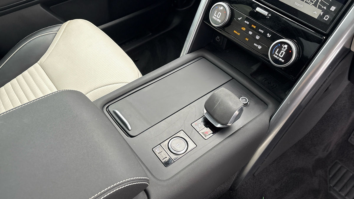 Land Rover Discovery Image 18