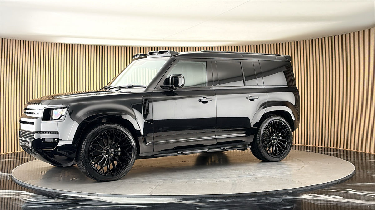 More views of Land Rover Defender 110