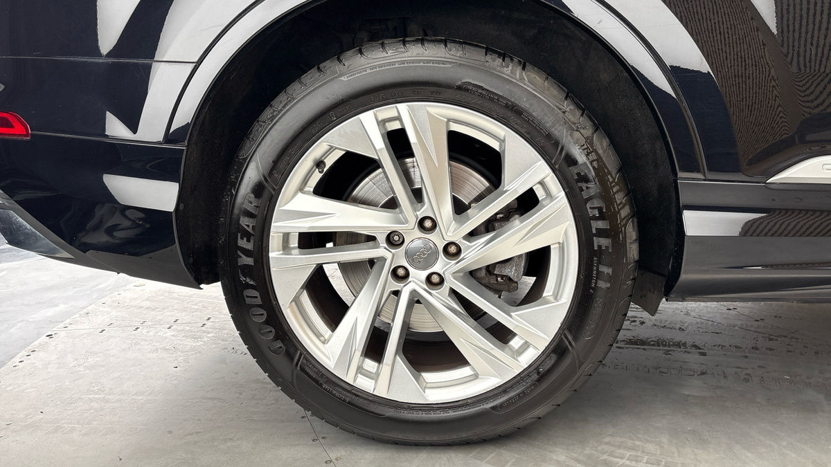 Audi Q7 Image 10
